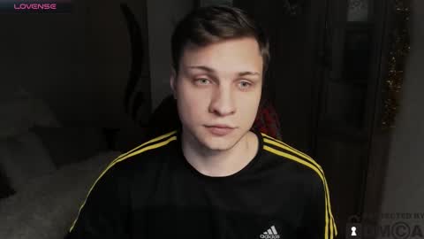 Snapshot of alex_milson chatting on December 16, 9:20 pm alex_milson online show from December 16, 9:20 pm