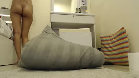 Snapshot of alex_nicha chatting on December 4, 4:43 am Nicha online show from December 4, 4:43 am