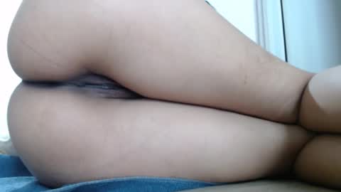 Snapshot of alex_nicha chatting on October 19, 4:35 am Nicha online show from October 19, 4:35 am