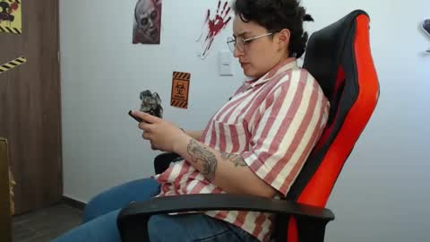 Snapshot of alex_parker07 chatting on December 14, 9:35 pm Alex Parker online show from December 14, 9:35 pm