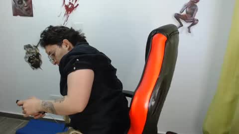 Snapshot of alex_parker07 chatting on December 15, 10:37 pm Alex Parker online show from December 15, 10:37 pm