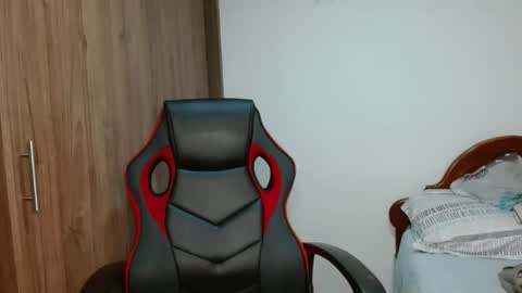 Snapshot of alex_parker07 chatting on December 29, 2:17 am Alex Parker online show from December 29, 2:17 am