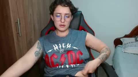 Snapshot of alex_parker07 chatting on January 10, 4:01 am Alex Parker online show from January 10, 4:01 am