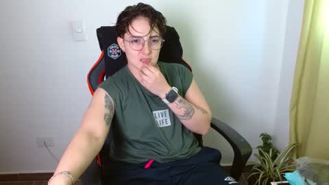 Snapshot of alex_parker07 chatting on March 11, 9:26 pm Alex Parker online show from March 11, 9:26 pm