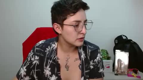 Snapshot of alex_parker07 chatting on October 23, 9:35 pm Alex Parker online show from October 23, 9:35 pm