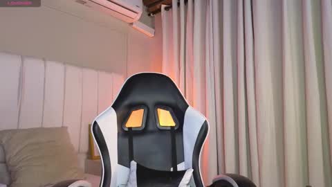 Alex  online show from February 12, 7:53 pm