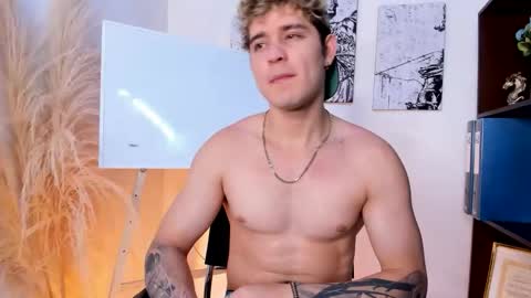 Alex  online show from April 25, 7:44 pm