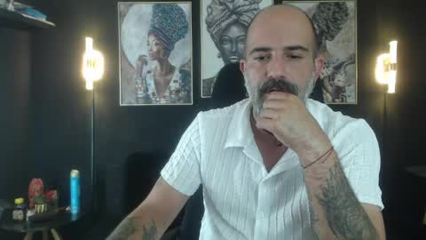 Alex Saints online show from April 29, 5:30 pm