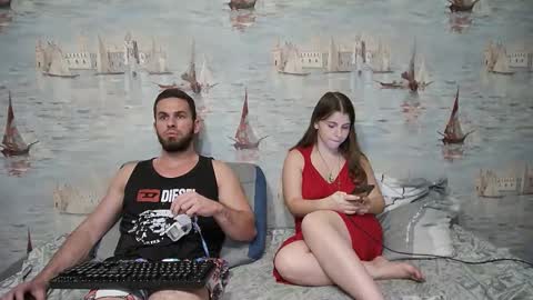 Snapshot of alex_sarah_sex chatting on September 10, 8:20 pm Alex and Sarah online show from September 10, 8:20 pm
