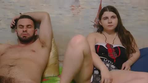 Snapshot of alex_sarah_sex chatting on June 29, 9:26 pm Alex and Sarah online show from June 29, 9:26 pm