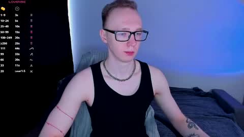 alex_silent online show from April 30, 9:04 am