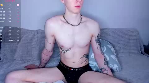 Snapshot of alex_silent chatting on June 26, 6:34 pm alex_silent online show from June 26, 6:34 pm