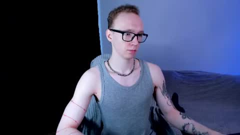 Snapshot of alex_silent chatting on July 13, 1:58 pm alex_silent online show from July 13, 1:58 pm