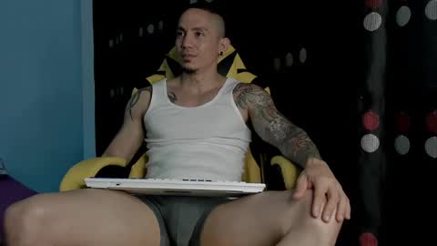 Snapshot of alex_sthorm chatting on February 11, 2:03 am alex_sthorm online show from February 11, 2:03 am