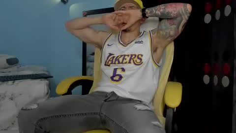 Snapshot of alex_sthorm chatting on October 31, 3:40 am alex_sthorm online show from October 31, 3:40 am