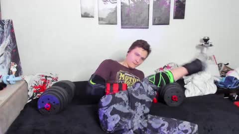 Alex WandHot online show from February 5, 8:00 am