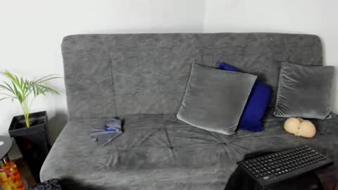 Alex Woll online show from September 17, 9:33 am