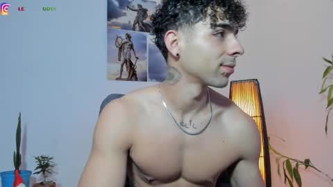 Snapshot of alex_zt7 chatting on June 10, 5:56 pm x online show from June 10, 5:56 pm