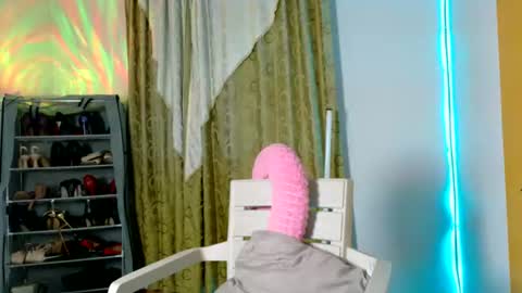 Snapshot of alexa472 chatting on July 5, 11:45 pm Alexa online show from July 5, 11:45 pm