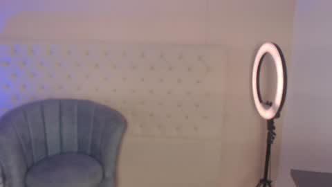 Snapshot of alexa__11 chatting on June 22, 12:24 pm alexa__11 online show from June 22, 12:24 pm