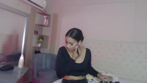 Snapshot of alexa__11 chatting on July 15, 12:43 pm alexa__11 online show from July 15, 12:43 pm