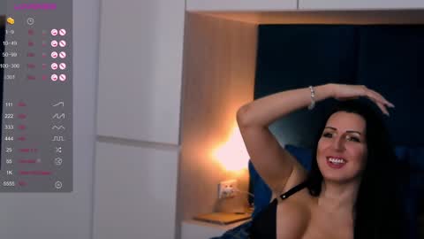 Snapshot of alexa_clarks chatting on January 10, 8:37 pm Alexa online show from January 10, 8:37 pm