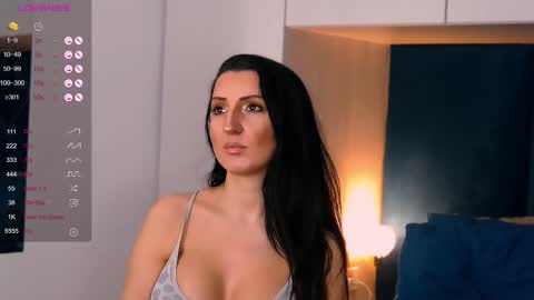 Snapshot of alexa_clarks chatting on March 5, 3:29 pm Alexa online show from March 5, 3:29 pm