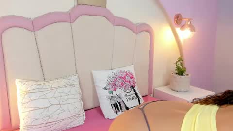 Snapshot of alexa_cutte_ chatting on July 27, 10:44 am A L E X A online show from July 27, 10:44 am