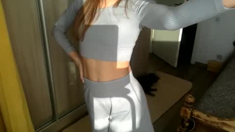 Snapshot of alexa_dreaam chatting on October 18, 6:58 am alexa_dreaam online show from October 18, 6:58 am