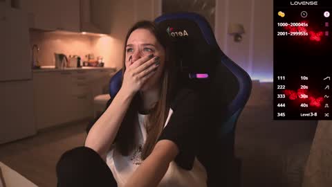 Snapshot of alexa_feels chatting on December 1, 10:32 pm Little Duck homie online show from December 1, 10:32 pm