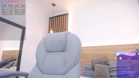 Snapshot of alexa_forbes_ chatting on May 22, 2:40 am Alexa Forbes online show from May 22, 2:40 am