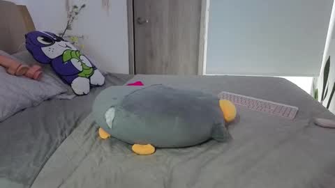 Snapshot of alexa_kira chatting on February 23, 4:04 pm alexa_kira online show from February 23, 4:04 pm