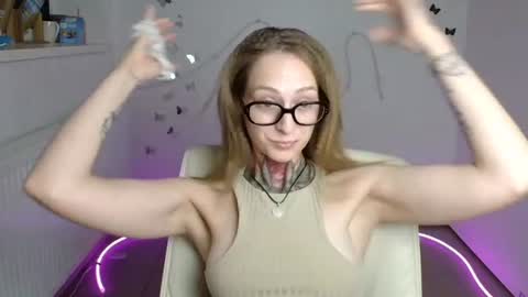 Snapshot of alexa_kittie chatting on August 9, 11:26 am Alexa online show from August 9, 11:26 am