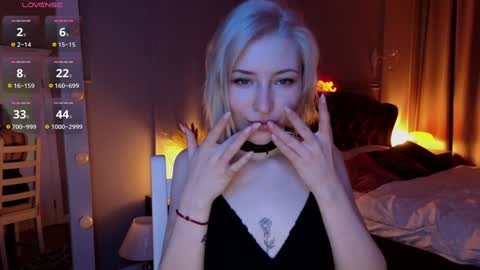 Snapshot of alexa_novak chatting on December 14, 4:34 am Alexa online show from December 14, 4:34 am