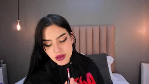 Alexa Thaylor online show from January 3, 6:14 pm