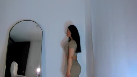 alexa_tobar online show from June 1, 10:55 pm