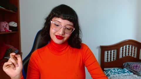 Snapshot of alexaa08 chatting on October 31, 1:01 pm Alexandra 3 online show from October 31, 1:01 pm