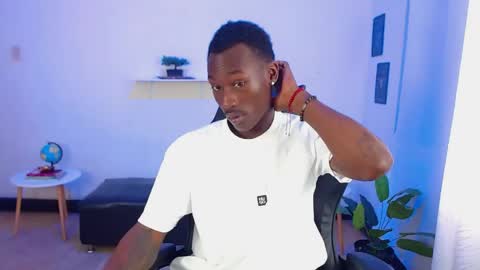 Snapshot of alexaandro18 chatting on April 30, 1:28 pm Alexandro online show from April 30, 1:28 pm