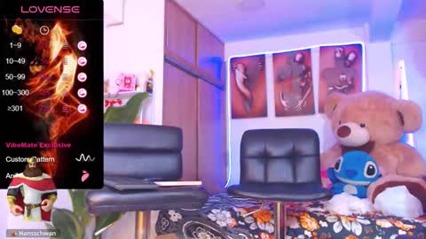 Snapshot of alexafoxxy01 chatting on November 6, 9:48 pm alexafoxxy01 online show from November 6, 9:48 pm