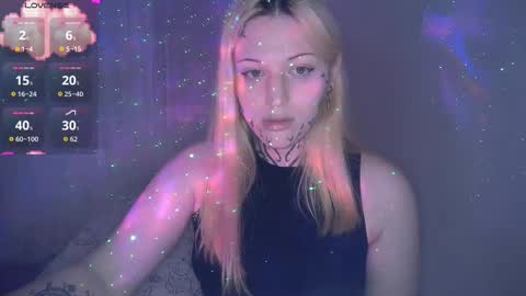 Snapshot of alexalarose chatting on December 20, 1:02 am alexalarose online show from December 20, 1:02 am