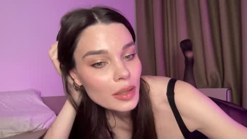 Snapshot of alexalex2095 chatting on April 5, 9:23 pm Ember Valentine online show from April 5, 9:23 pm