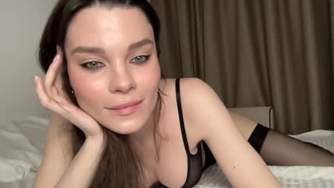 Snapshot of alexalex2095 chatting on April 10, 8:02 pm Ember Valentine online show from April 10, 8:02 pm
