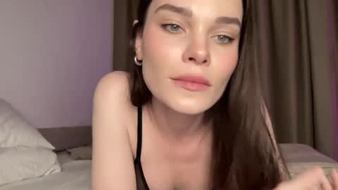 Snapshot of alexalex2095 chatting on June 6, 2:44 pm Ember Valentine online show from June 6, 2:44 pm