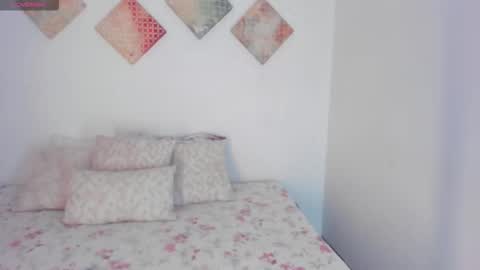 Snapshot of alexalovecastle1 chatting on December 5, 6:00 am Alexandra Castillo online show from December 5, 6:00 am