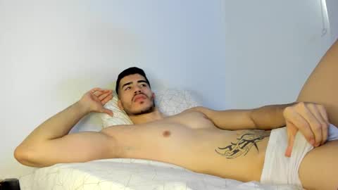 Snapshot of alexander__lips chatting on November 19, 5:02 pm alexander__lips online show from November 19, 5:02 pm