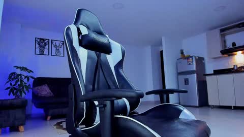 Alex Collin online show from December 4, 11:41 am