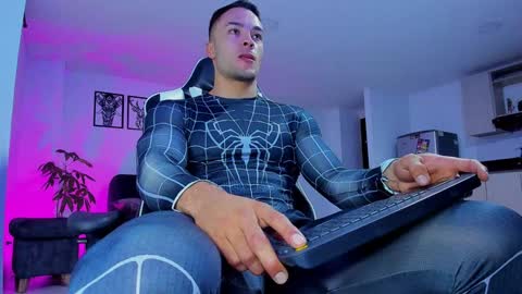 Alex Collin online show from December 19, 1:18 pm