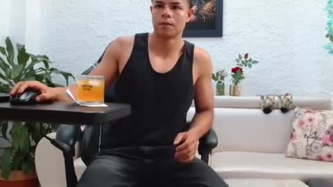 Snapshot of alexander_cr chatting on June 25, 9:08 pm Alexander online show from June 25, 9:08 pm