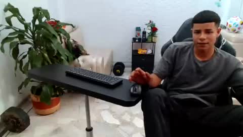 Snapshot of alexander_cr chatting on July 6, 9:17 pm Alexander online show from July 6, 9:17 pm