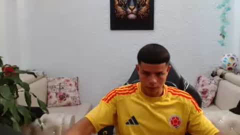 Snapshot of alexander_cr chatting on July 7, 9:08 pm Alexander online show from July 7, 9:08 pm